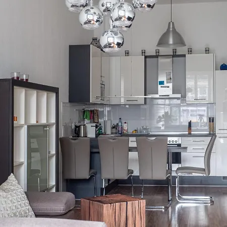 Apartment 3 Raum Karl May, Gehobene Ausstattung, Radebeul-ost, 76qm *